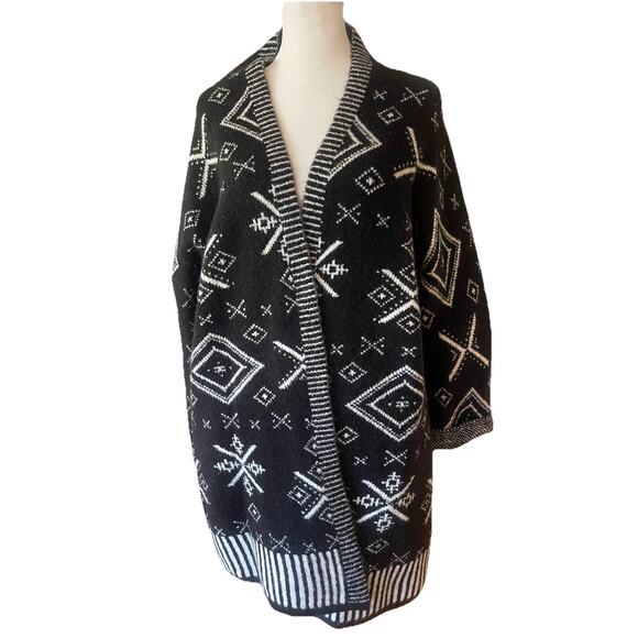 Old Navy Cozy Cardigan Aztec Western Southwestern Cozy Oversized Sweater M - Picture 1 of 6